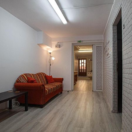 Oradea Central Hostel ภายนอก รูปภาพ