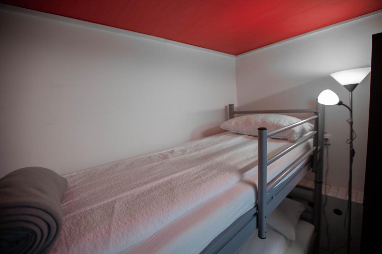 Oradea Central Hostel ภายนอก รูปภาพ