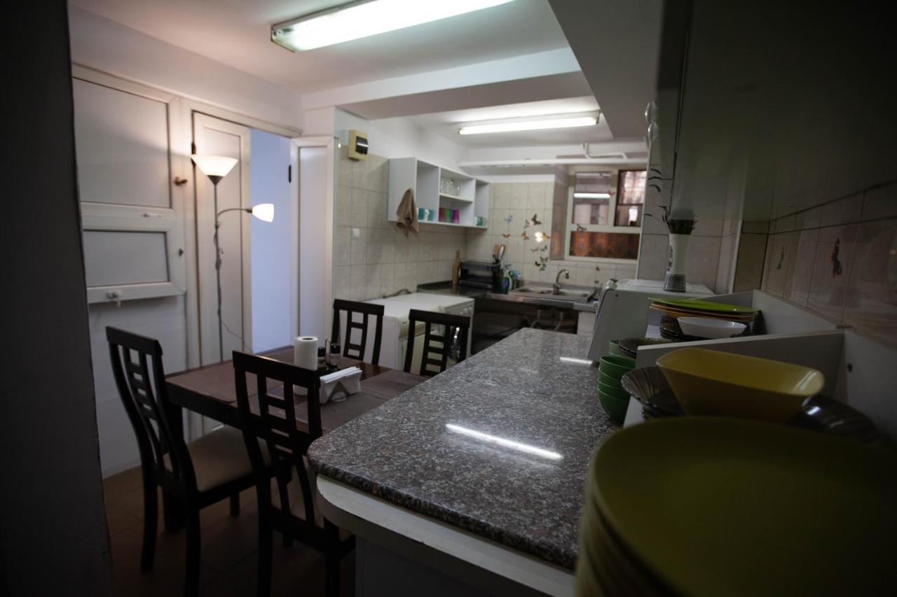 Oradea Central Hostel ภายนอก รูปภาพ