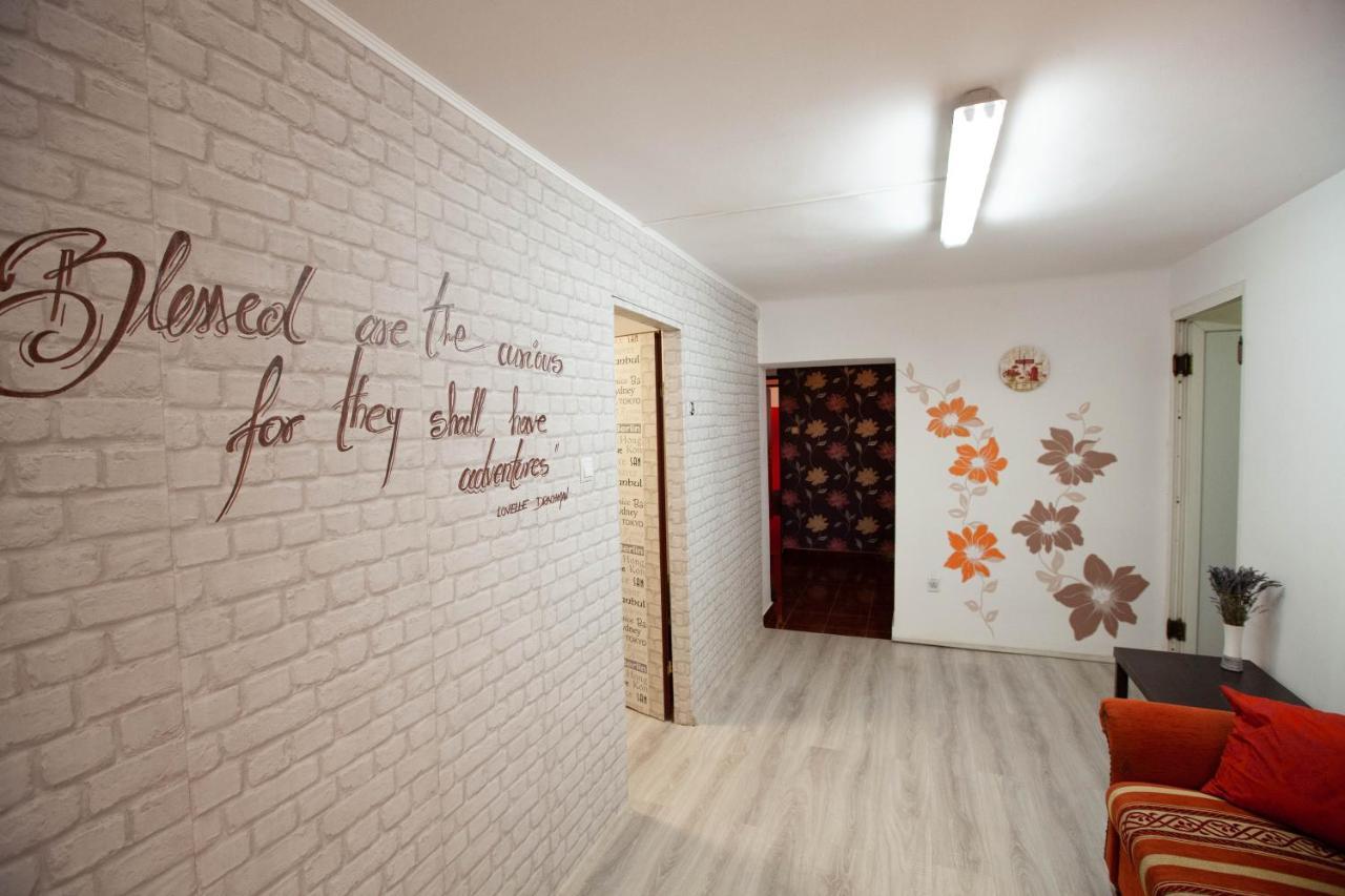 Oradea Central Hostel ภายนอก รูปภาพ