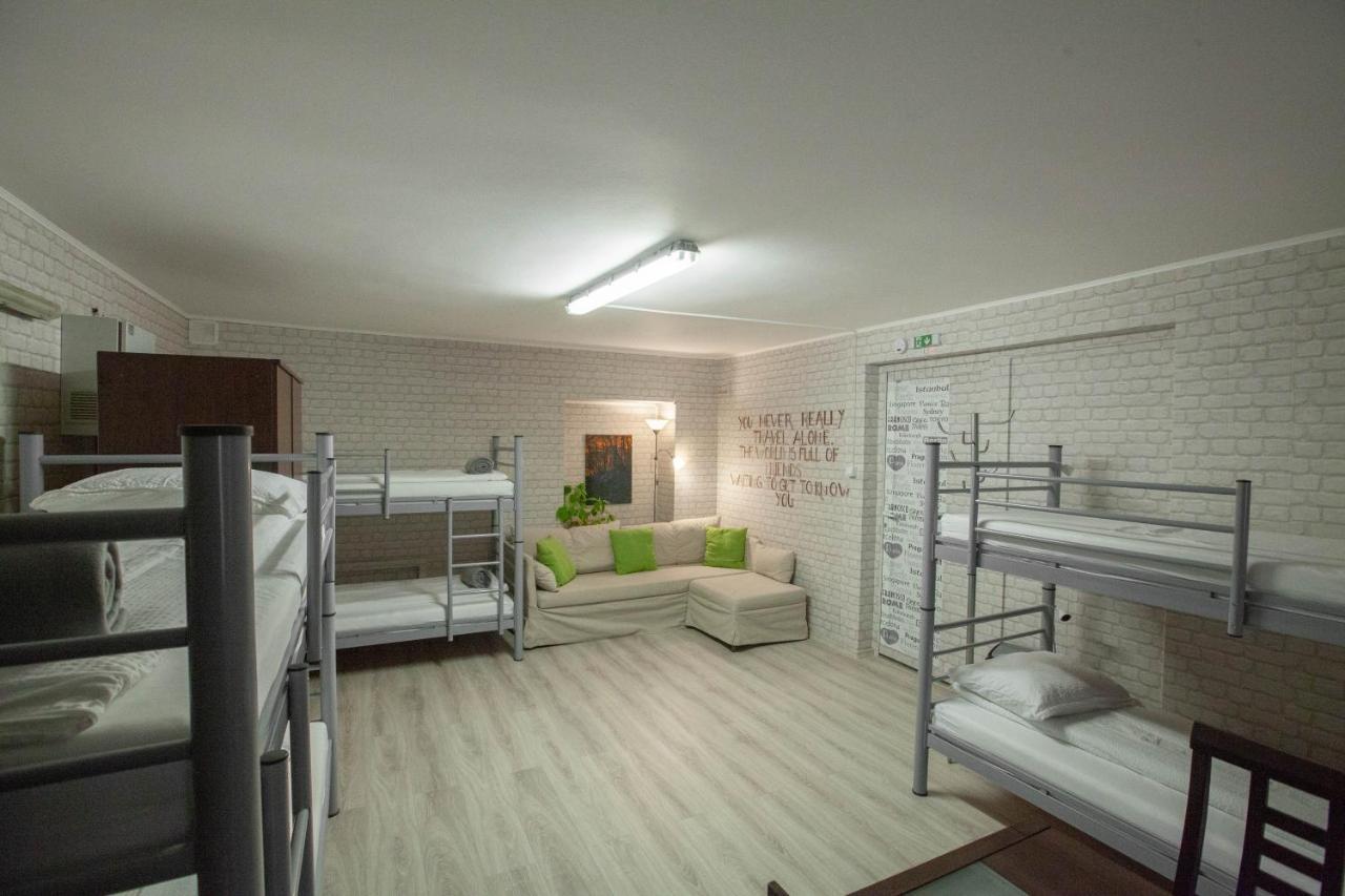Oradea Central Hostel ภายนอก รูปภาพ