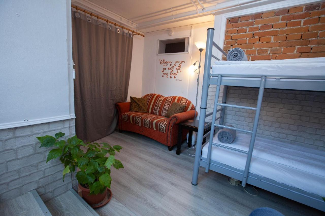 Oradea Central Hostel ภายนอก รูปภาพ